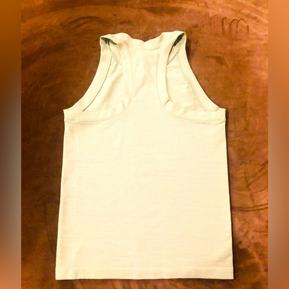 Mint Green Athleta Work Out Tank-Size Medium - Picture 3 of 3
